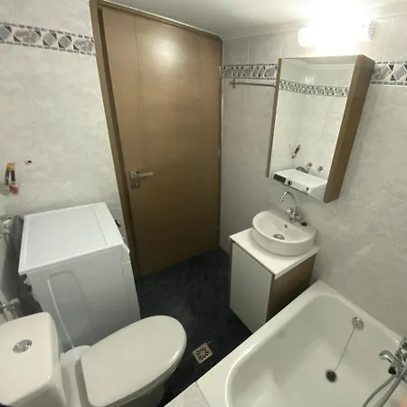 Golden Flower Luxury 아파트